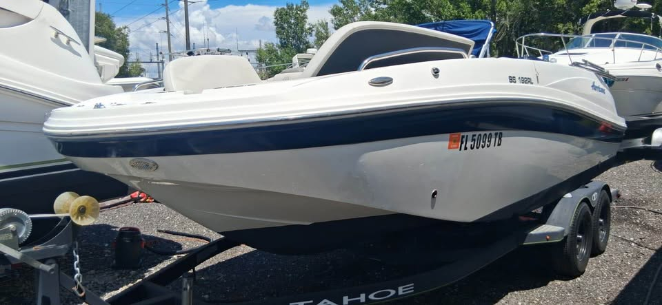 2022 Godfrey Hurricane SunDeck Sport 192