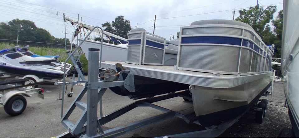 2023 Bennington S22 Saltwater Series Pontoon